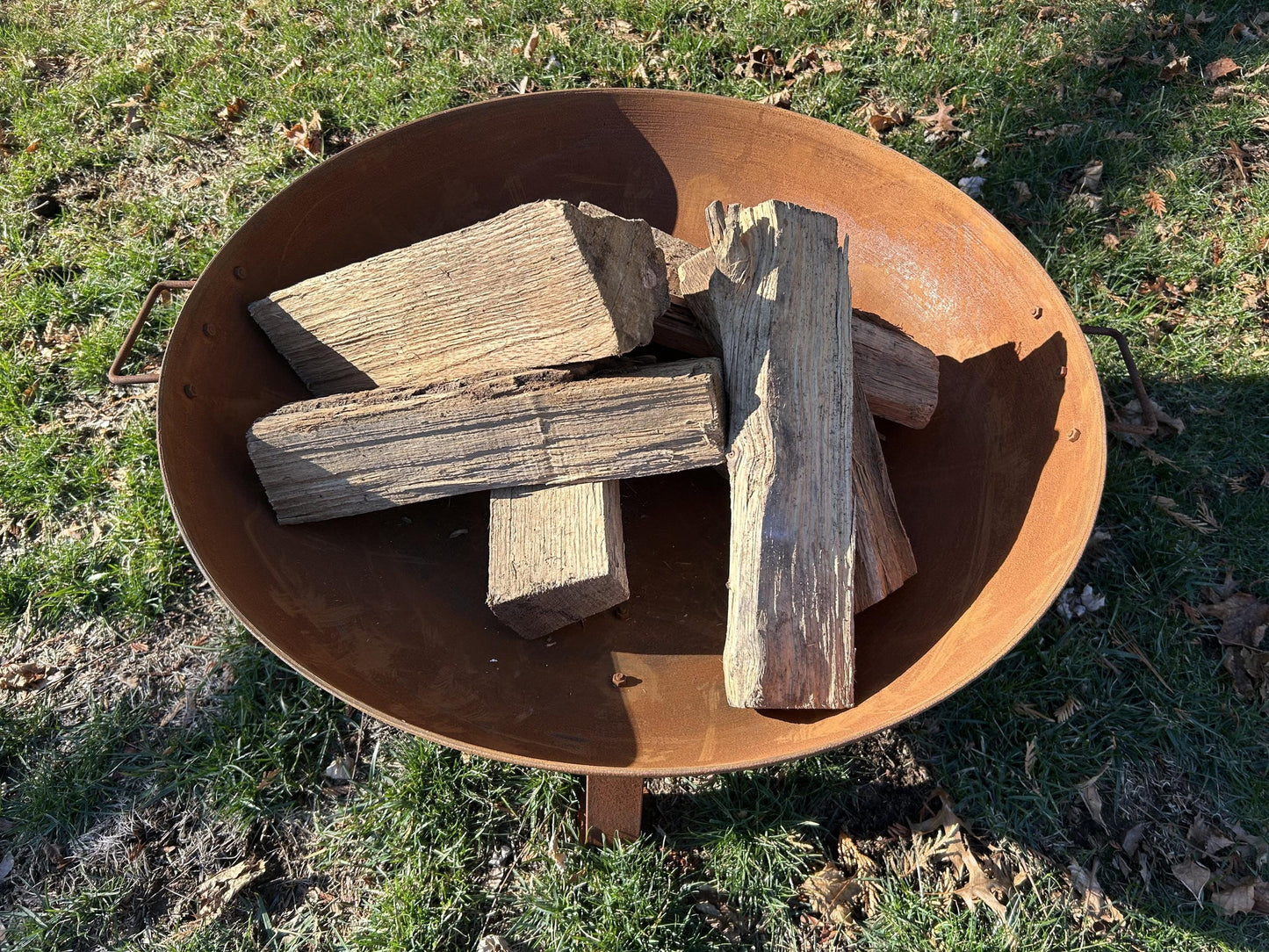 Handcrafted Steel Fire Bowl: Middleton Patio Fire Pit (24/30/34 inch)