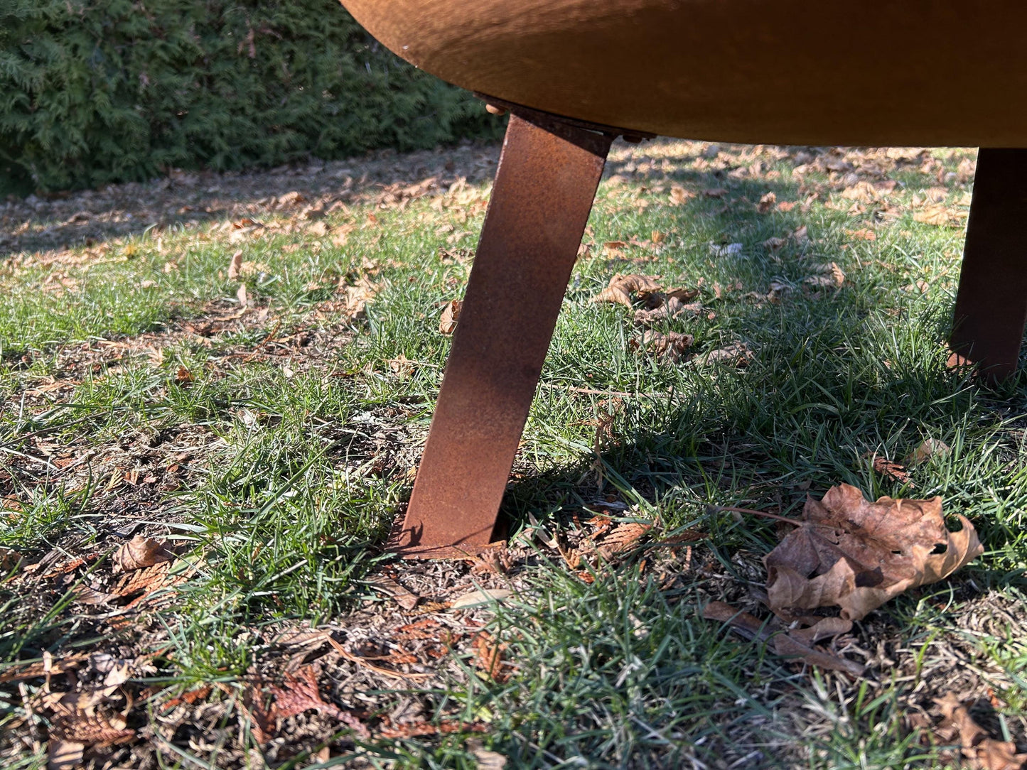 Handcrafted Steel Fire Bowl: Middleton Patio Fire Pit (24/30/34 inch)